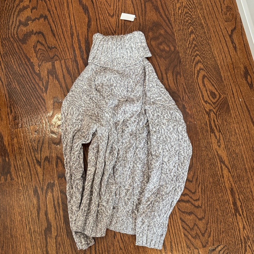 Cozy Gray Women's Sweater NWT
